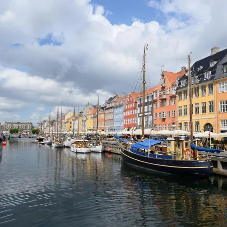 Sanders Stage - Charming Three-bedroom Near Nyhavn Апартаменты *