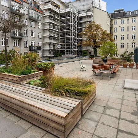 Апартаменты Sanders Stage - Charming Three-bedroom Near Nyhavn